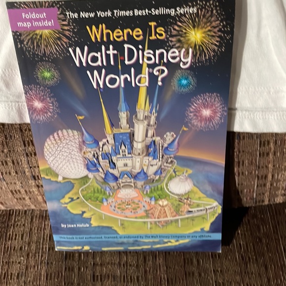 Abercrombie Minnie T-shirt with book - Picture 6 of 9